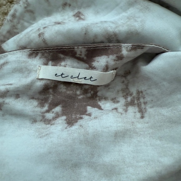 White and Brown Tie Front Blouse with Flutter Sleeves - Picture 7 of 9